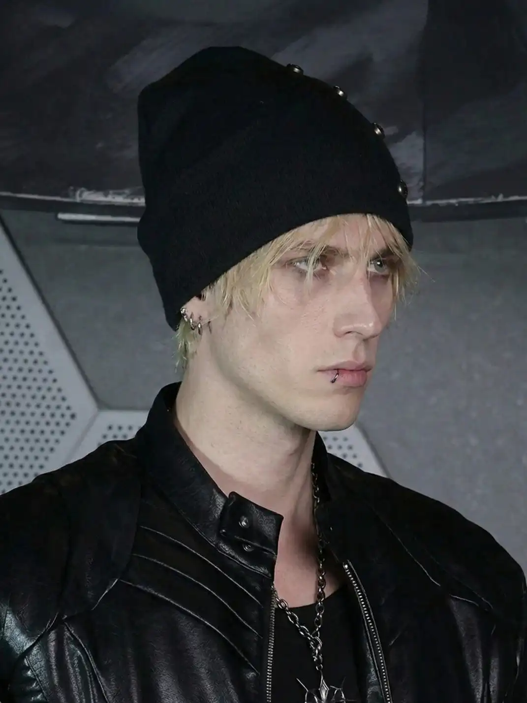 SSIN7 | Cross Rivet Beanie