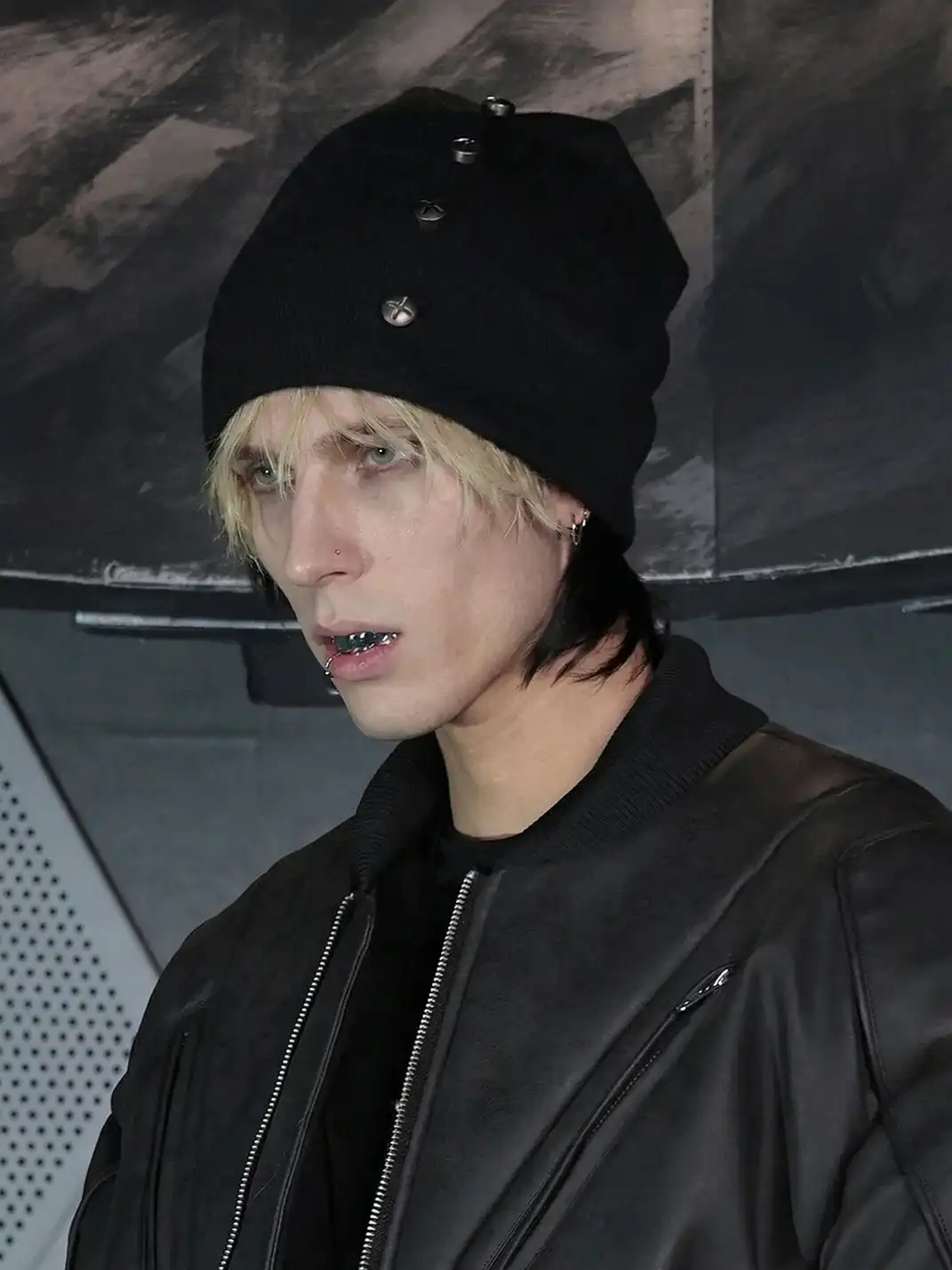 SSIN7 | Cross Rivet Beanie