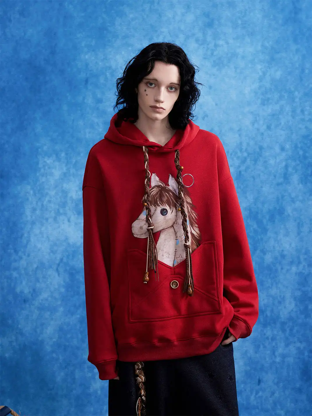 OIPWORD | Envelope Pocket Pony Graphic Hoodie