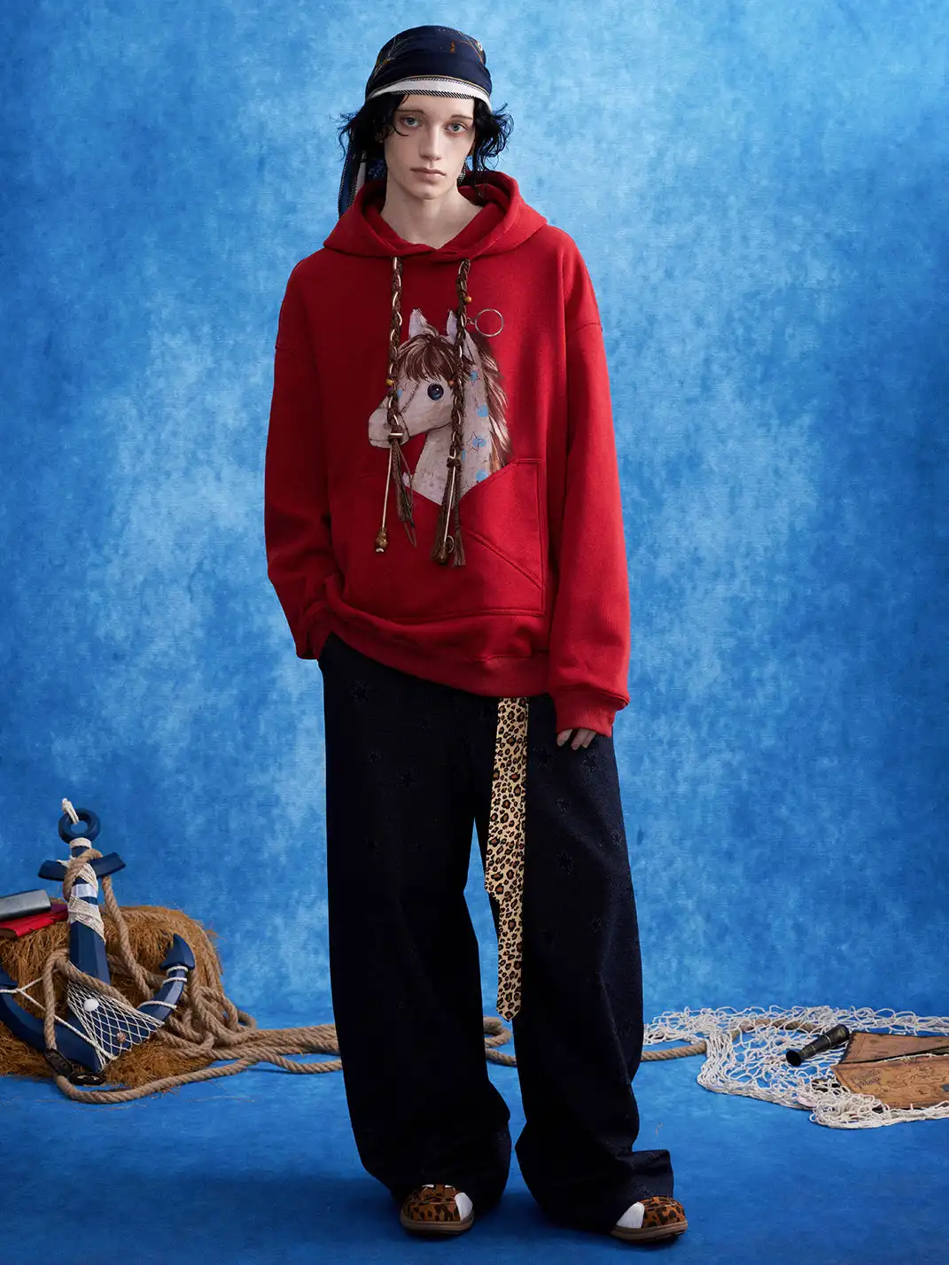 OIPWORD | Envelope Pocket Pony Graphic Hoodie