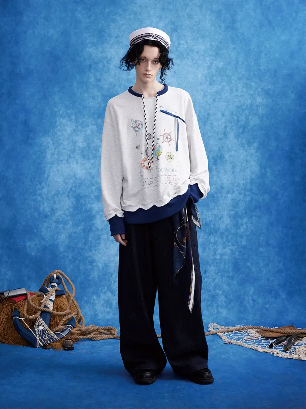 OIPWORD | Voyager Graphic Scallop-Hem Sweatshirt