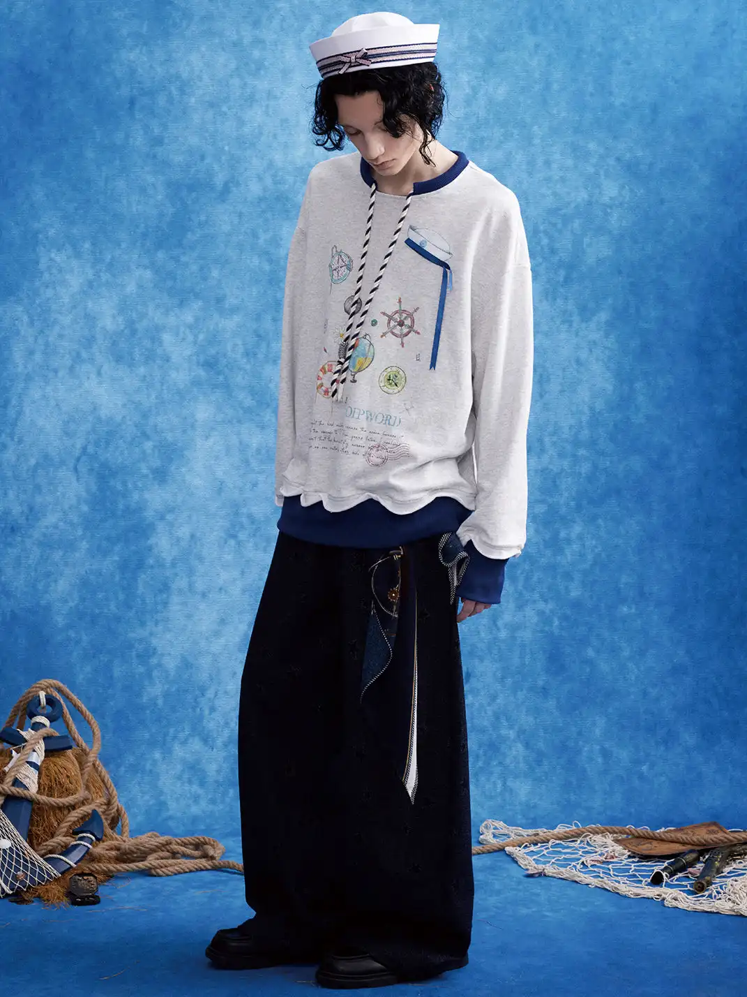 OIPWORD | Voyager Graphic Scallop-Hem Sweatshirt