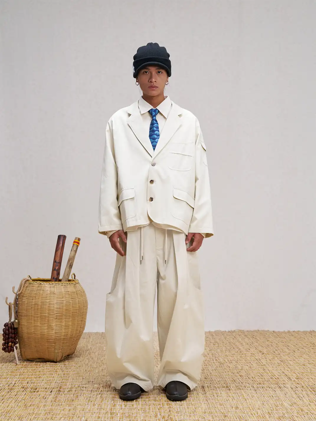 UNLIMITED MOTE | Striped Solid Color Pocket Suit Jacket