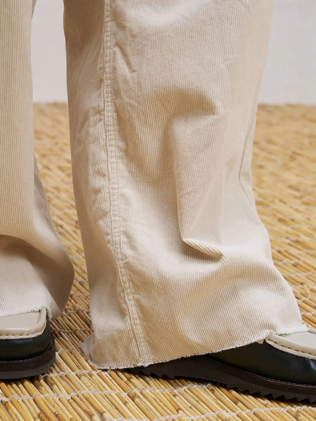 UNLIMITED MOTE | Corduroy Pleated Baggy Pants