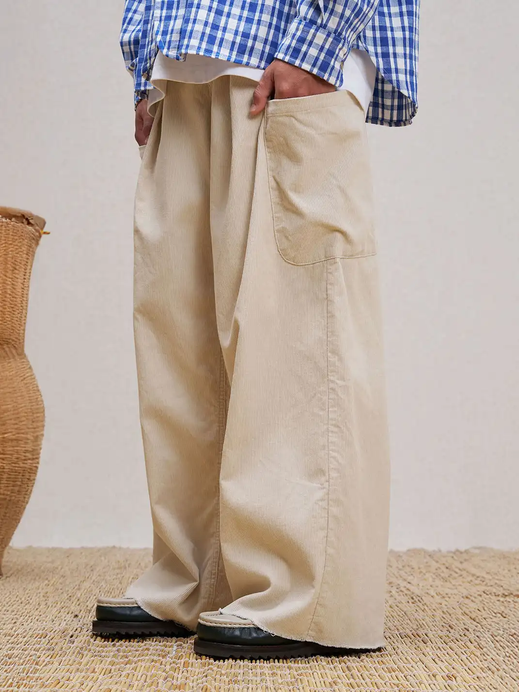 UNLIMITED MOTE | Corduroy Pleated Baggy Pants