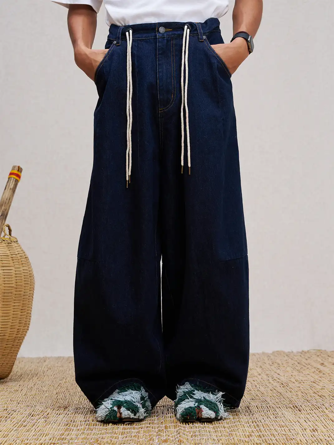 UNLIMITED MOTE | Drawstring Wide-leg Jeans