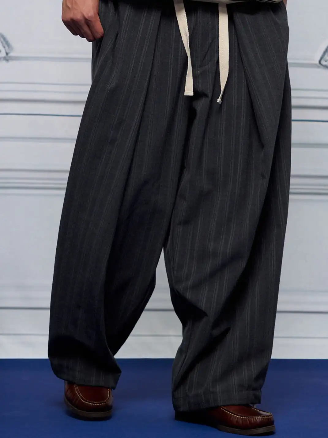 UNLIMITED MOTE | Pleated Drawstring Wide-Leg Pants