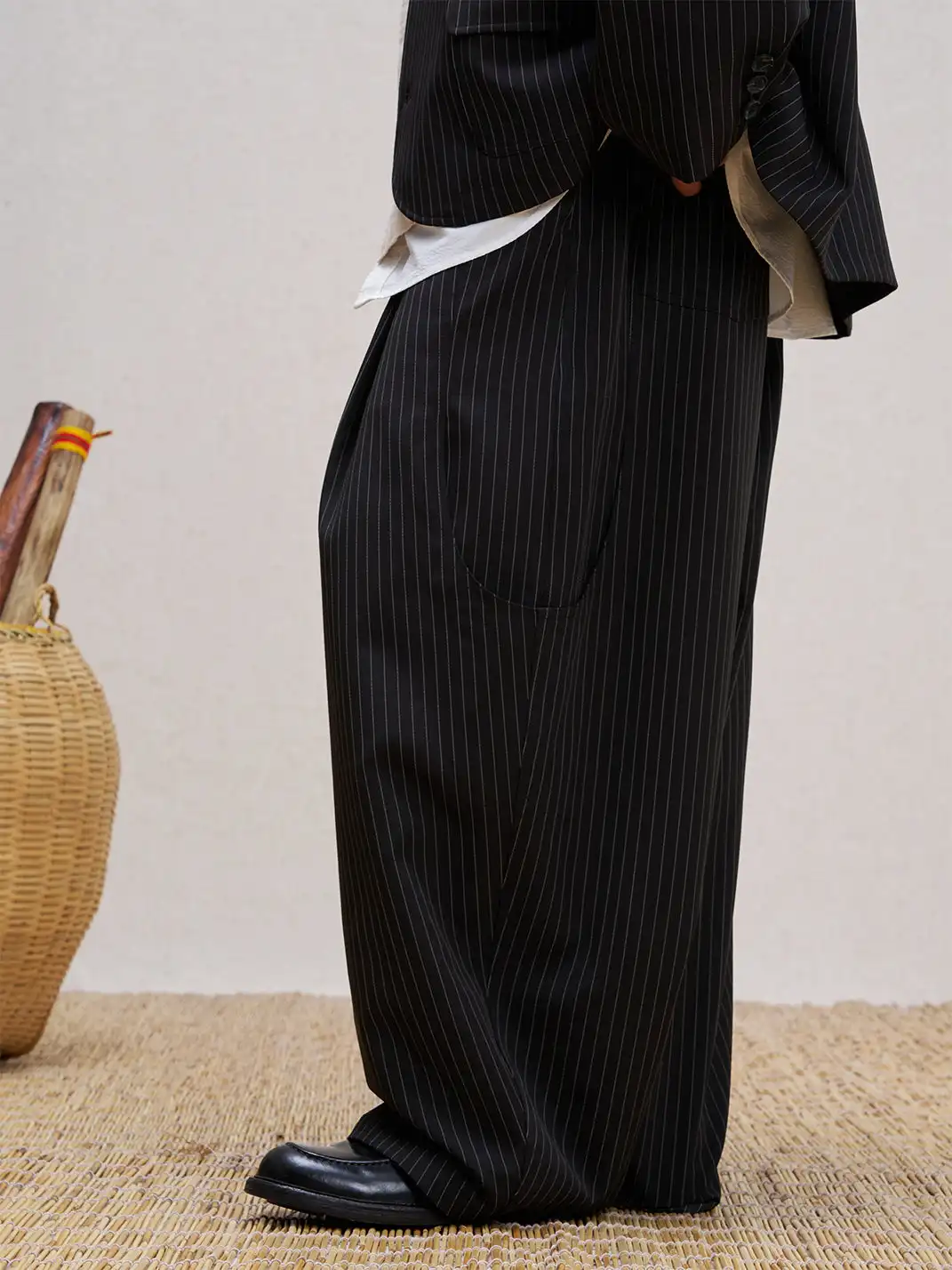 UNLIMITED MOTE | Solid Color Striped Trousers