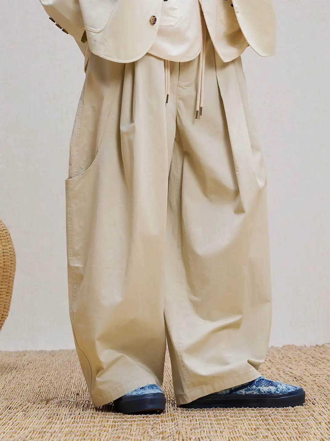UNLIMITED MOTE | Solid Color Striped Trousers