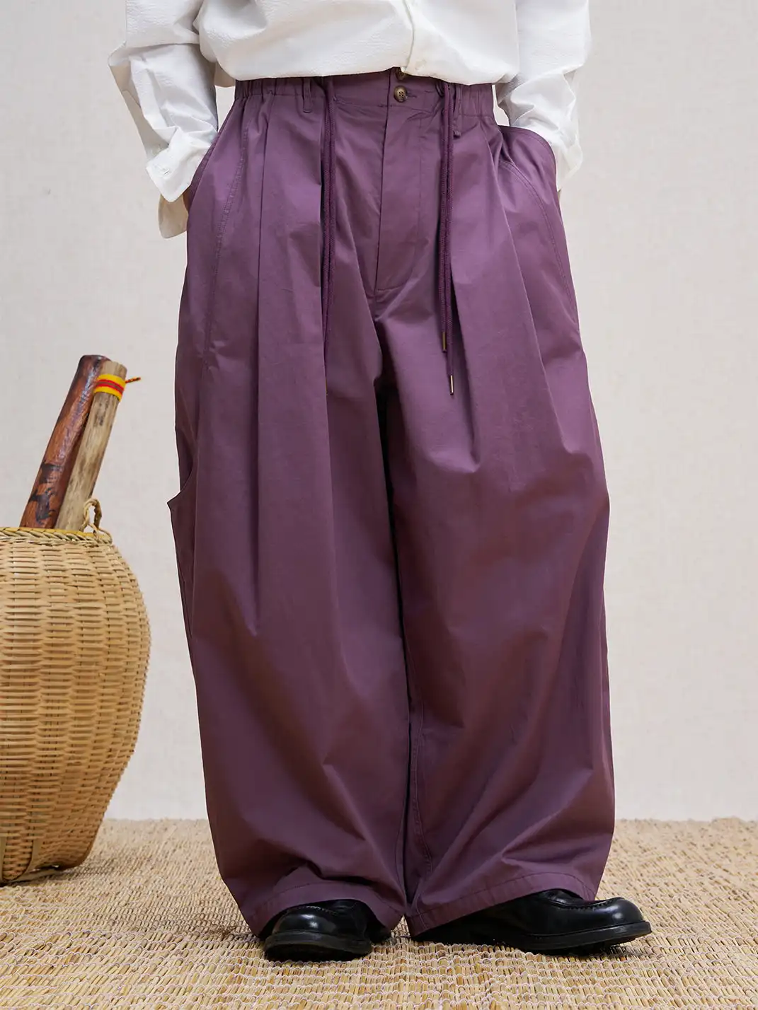 UNLIMITED MOTE | Solid Color Striped Trousers