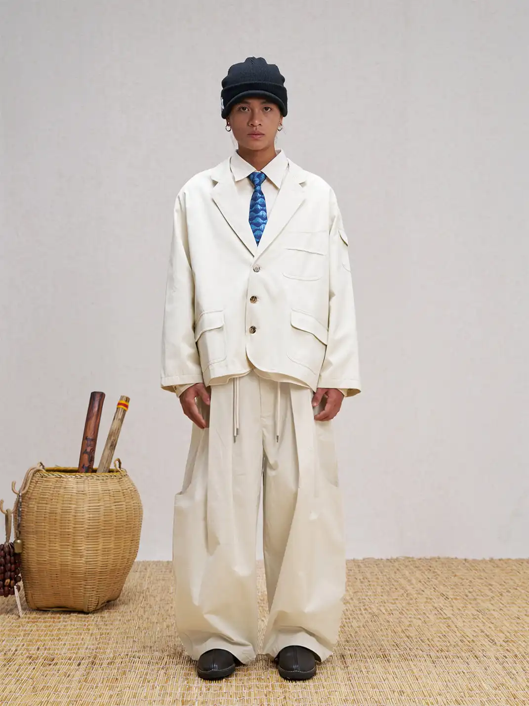 UNLIMITED MOTE | Solid Color Striped Trousers