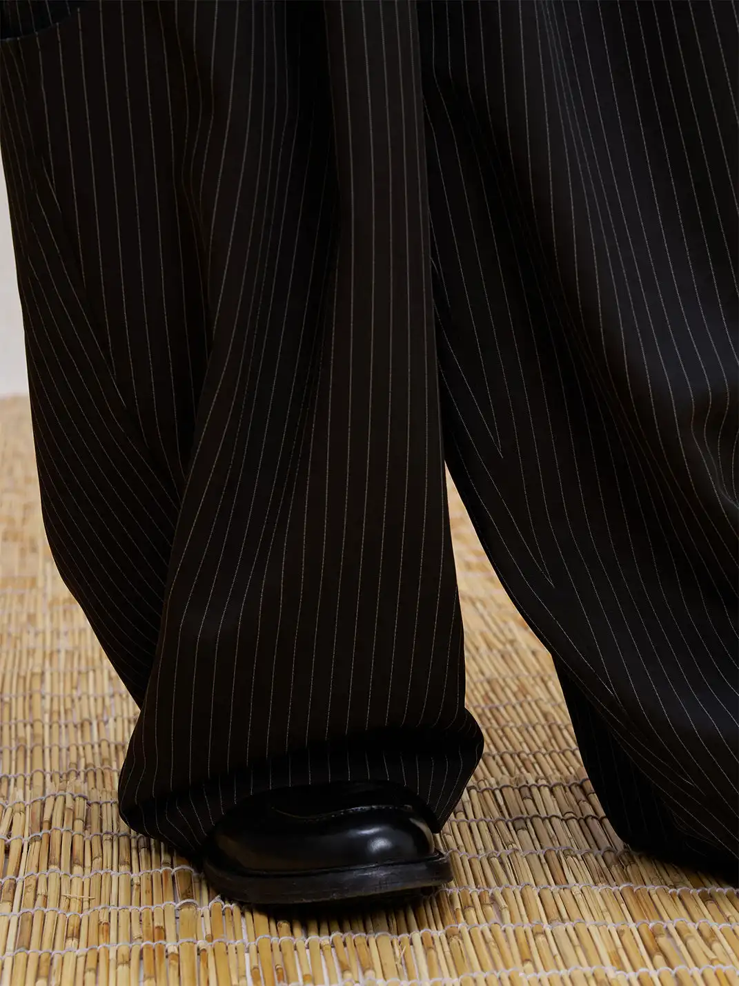 UNLIMITED MOTE | Solid Color Striped Trousers
