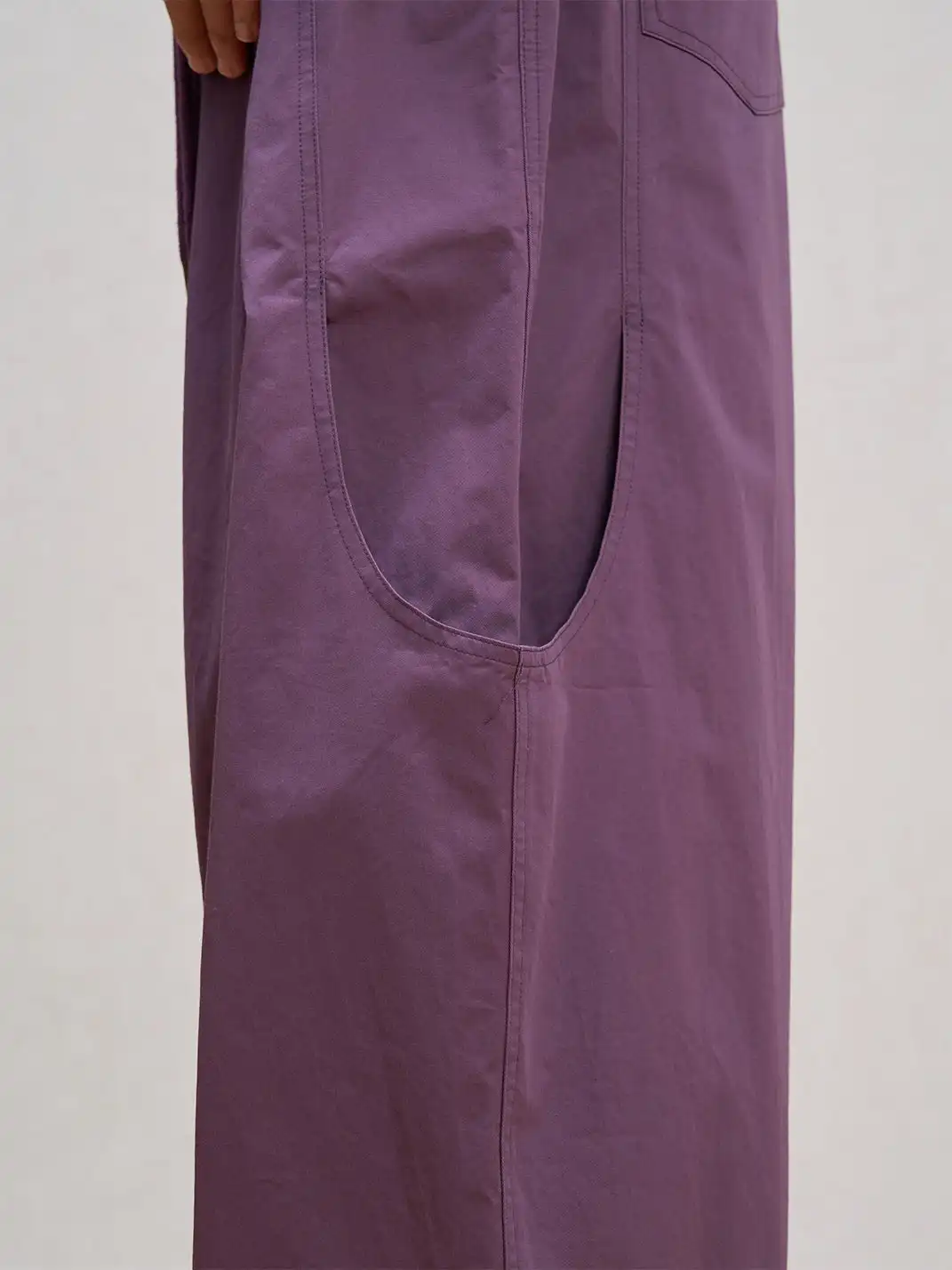 UNLIMITED MOTE | Solid Color Striped Trousers
