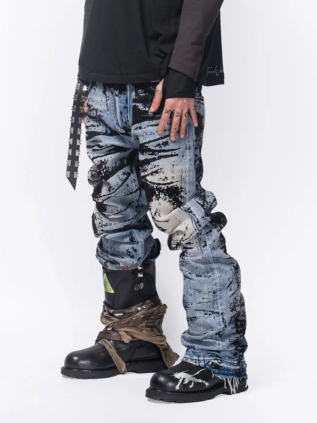 FVVO | Flocked Slant Fly Jeans