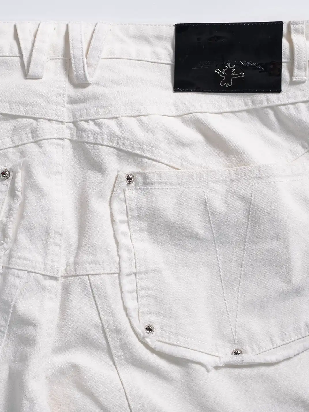 FVVO | Embroidered Signature Jeans