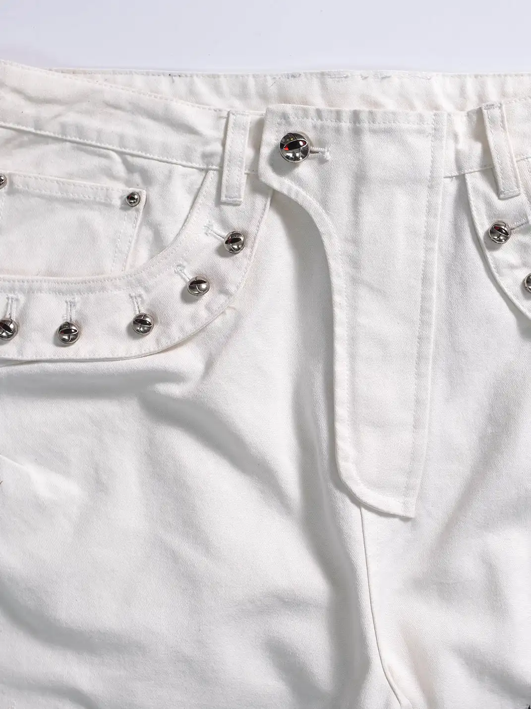 FVVO | Embroidered Signature Jeans
