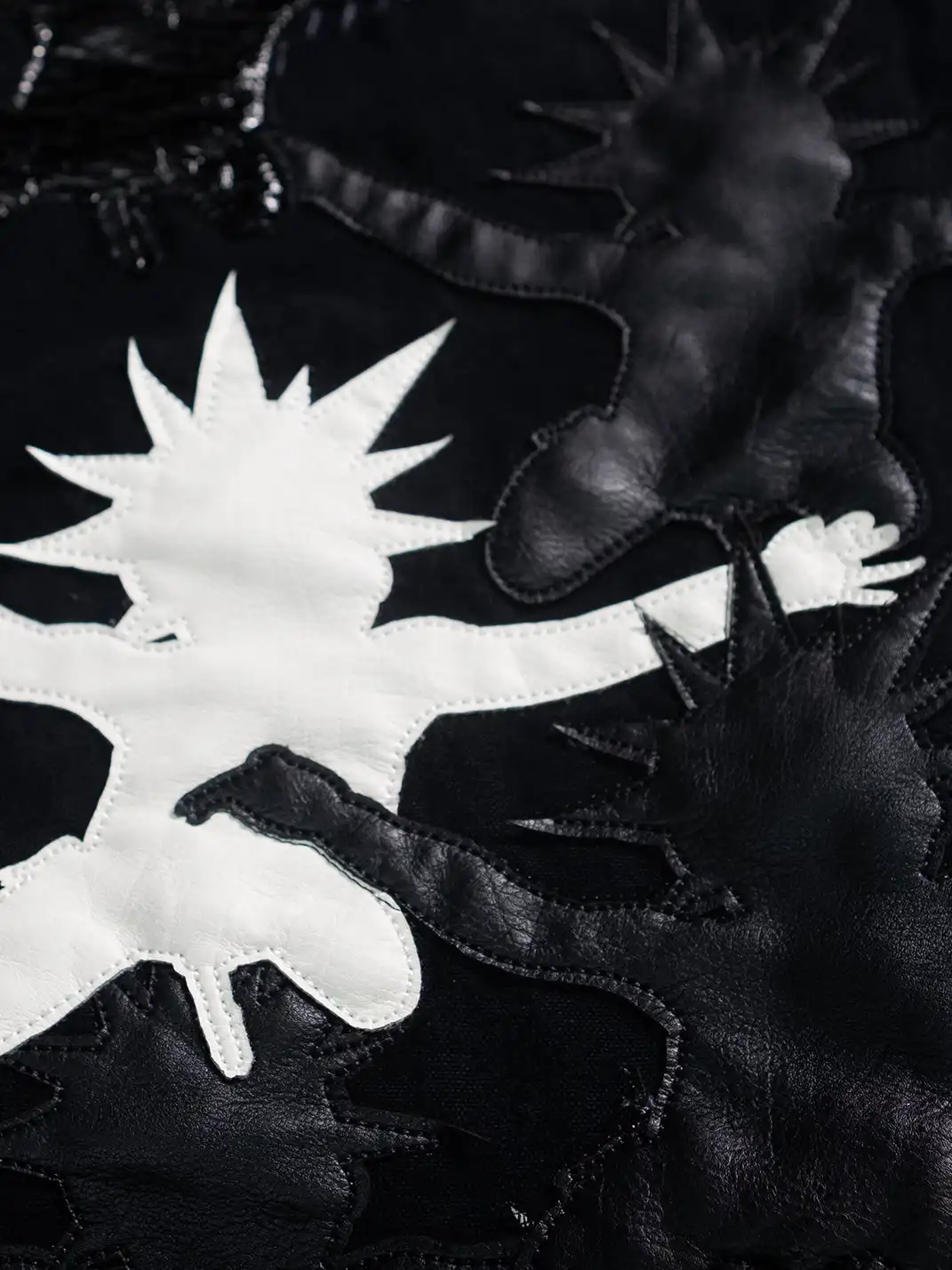 FVVO | Embroidered Signature Jeans
