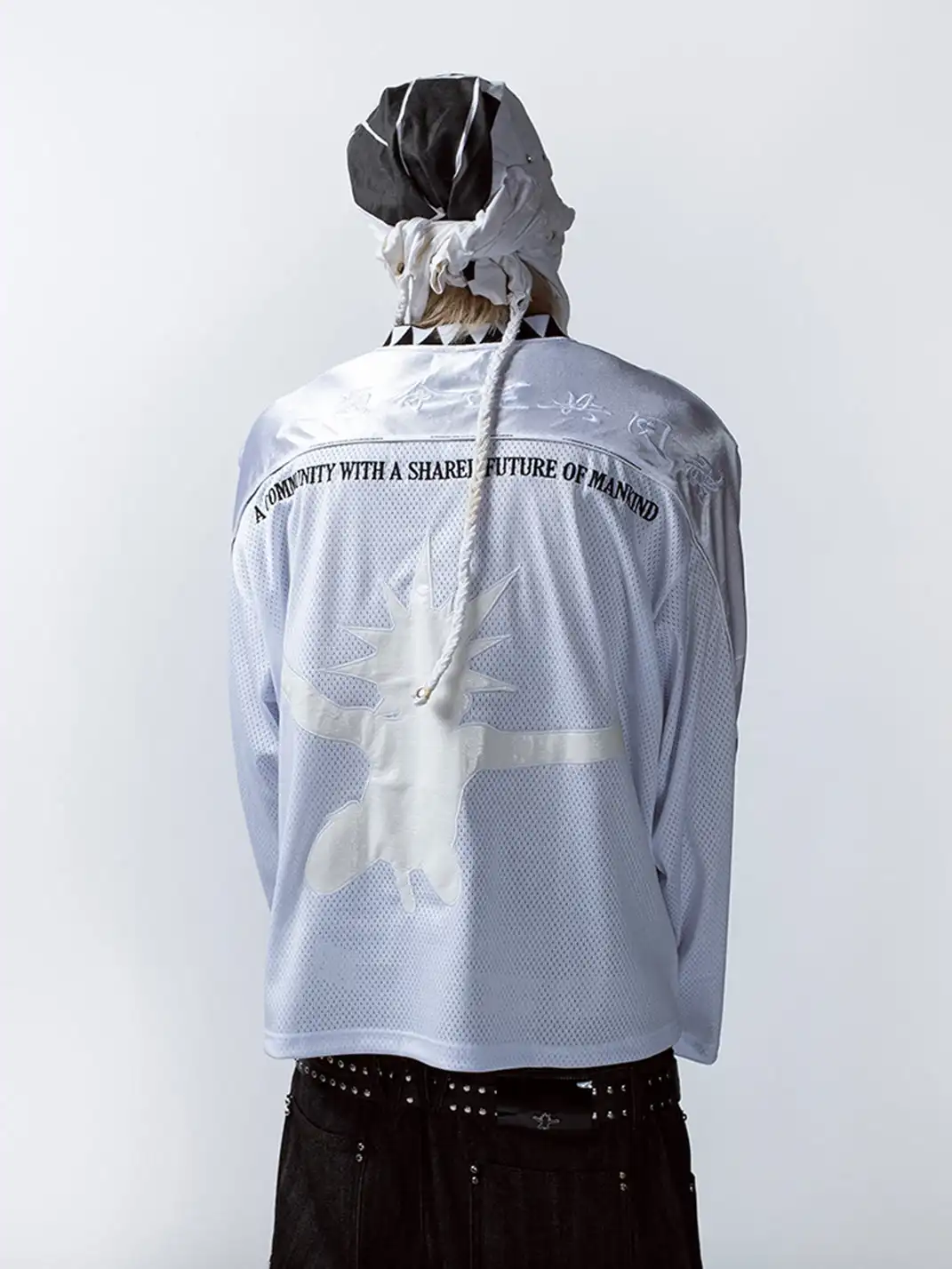 FVVO | Padded Shoulder V-Neck Jersey