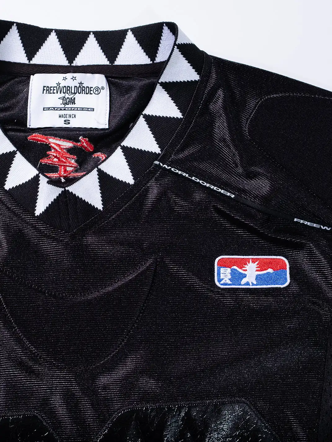 FVVO | Padded Shoulder V-Neck Jersey
