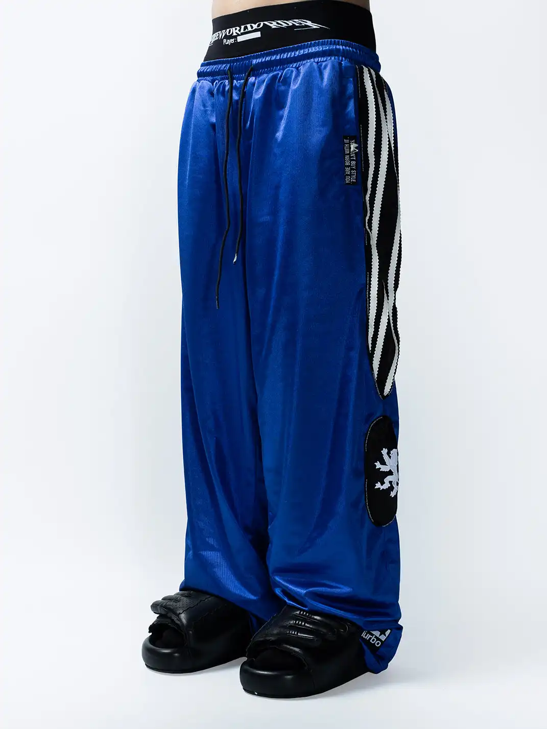 FVVO | Wolf Print Embroidered Sweatpants