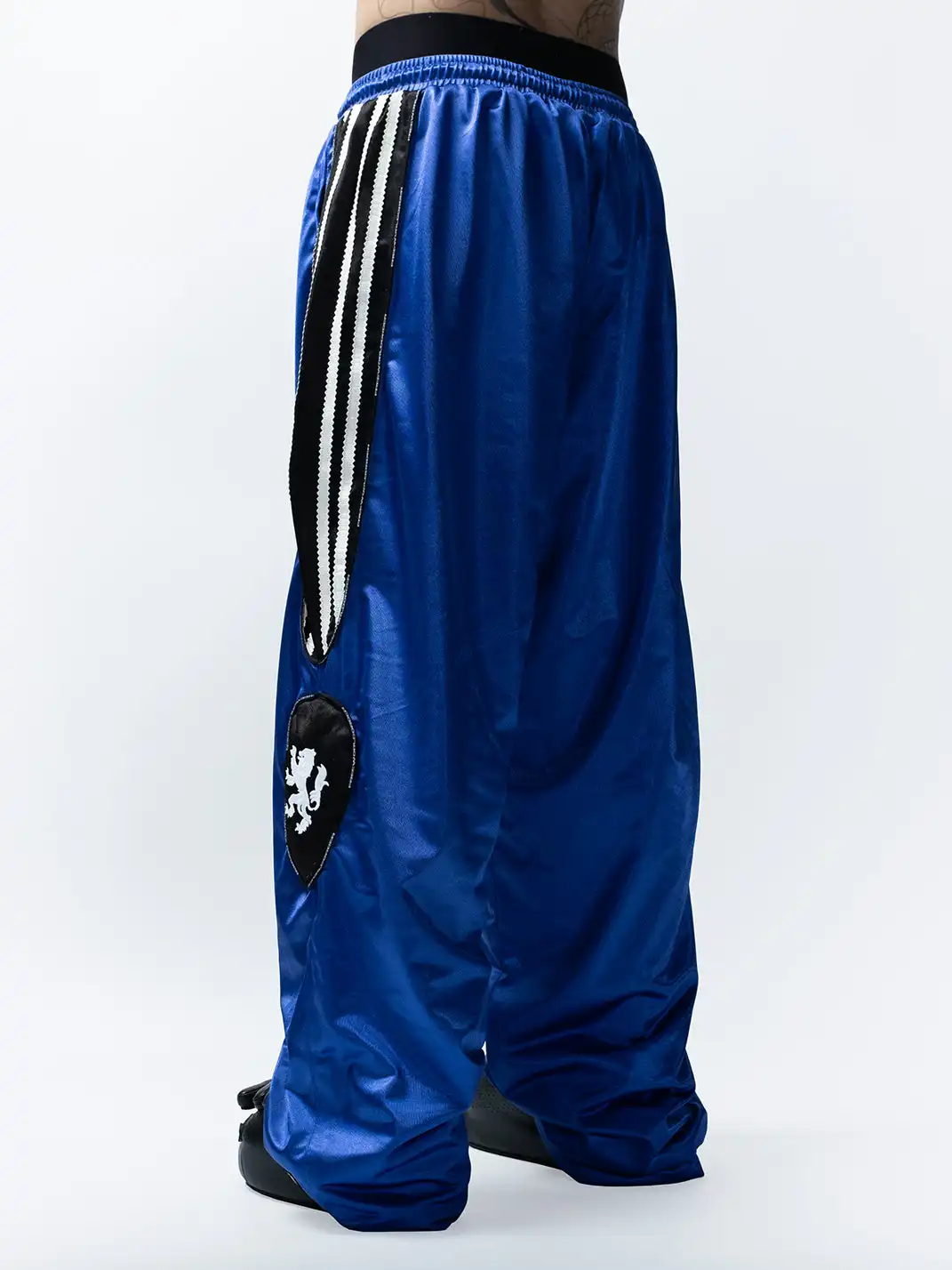 FVVO | Wolf Print Embroidered Sweatpants