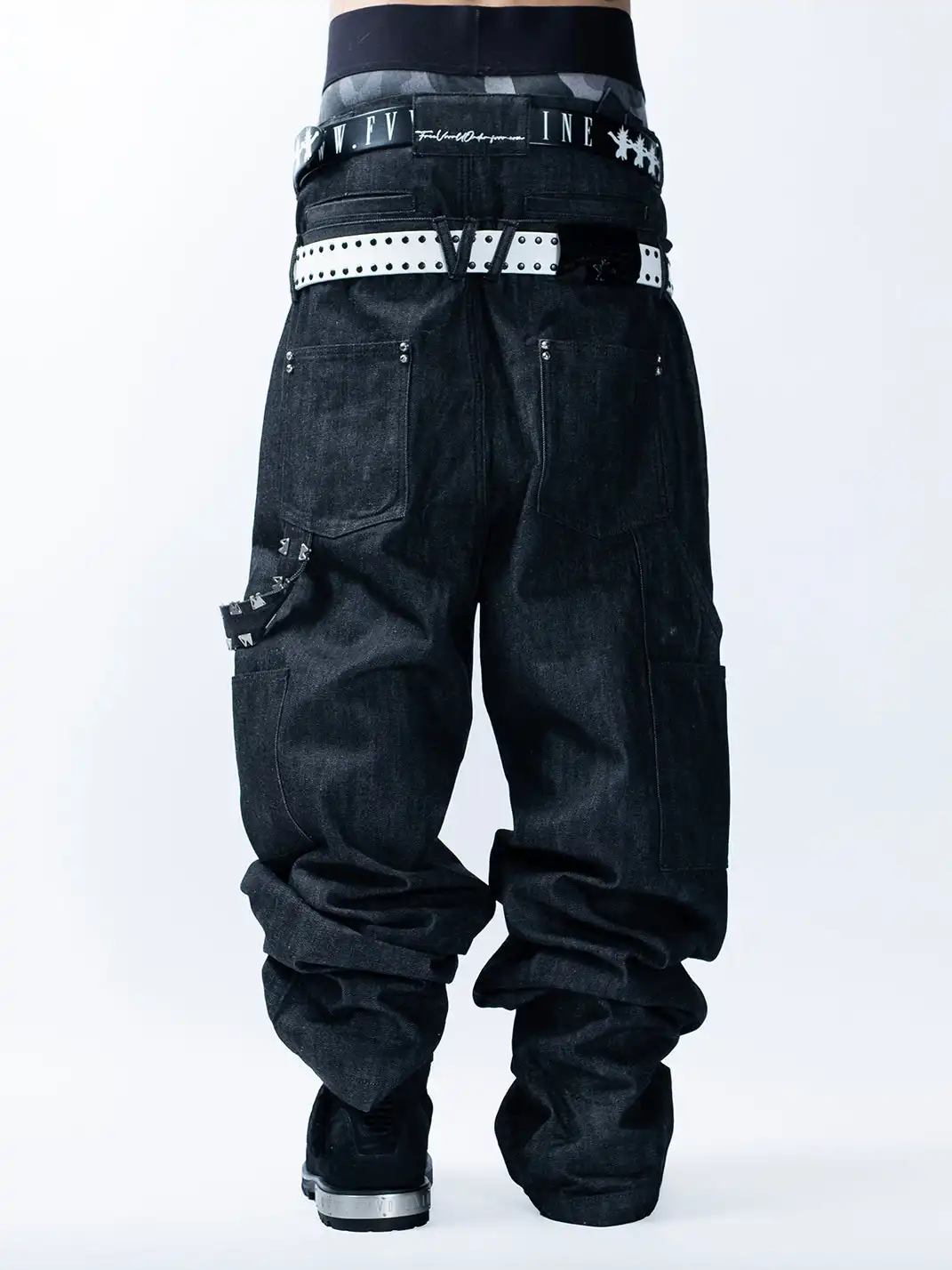 FVVO | Hand Bone Studded Cowhide Belt