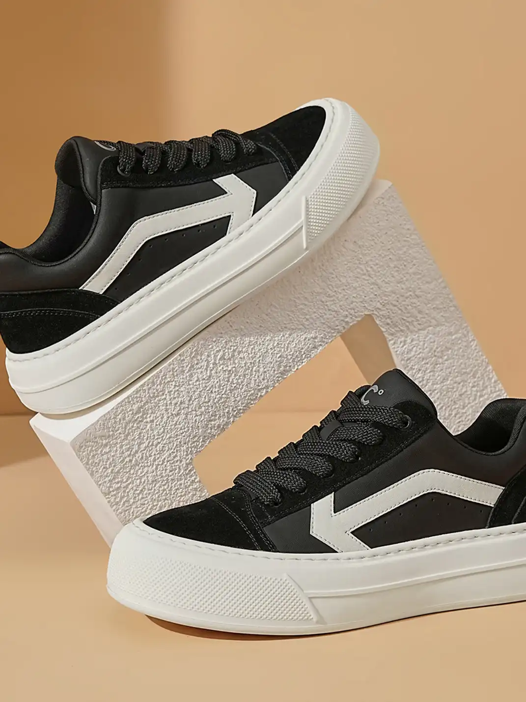 C.BANNER | Black Platform Low-top Sneakers