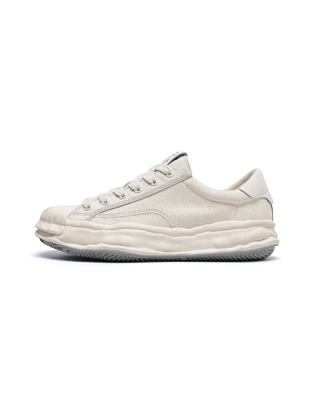 TRUMPPIPE | White Canvas Platform Low-Top Sneakers