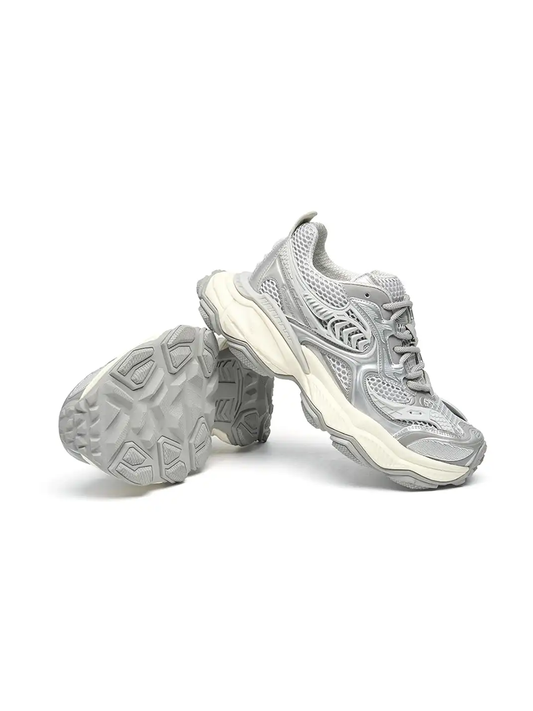TRUMPPIPE | Silver Layered Retro Runner Sneakers