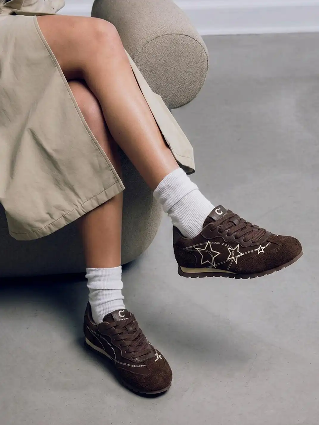 C.BANNER | Brown Star Embroidered Low-Top Sneakers