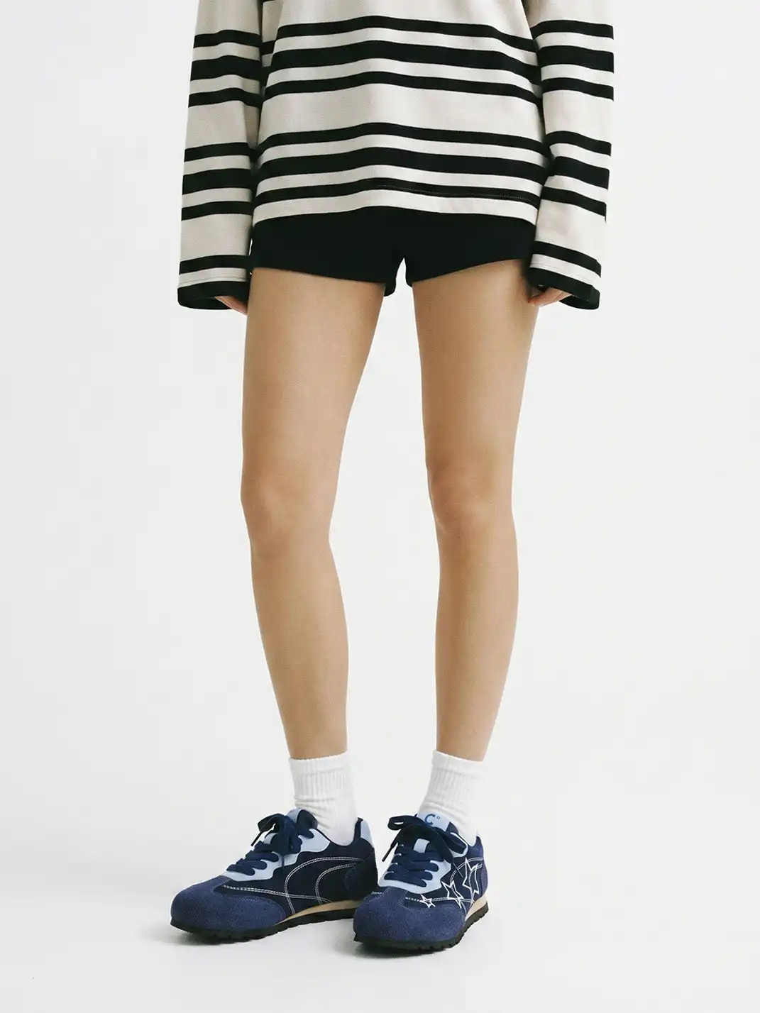 C.BANNER | Blue Star Embroidered Low-Top Sneakers