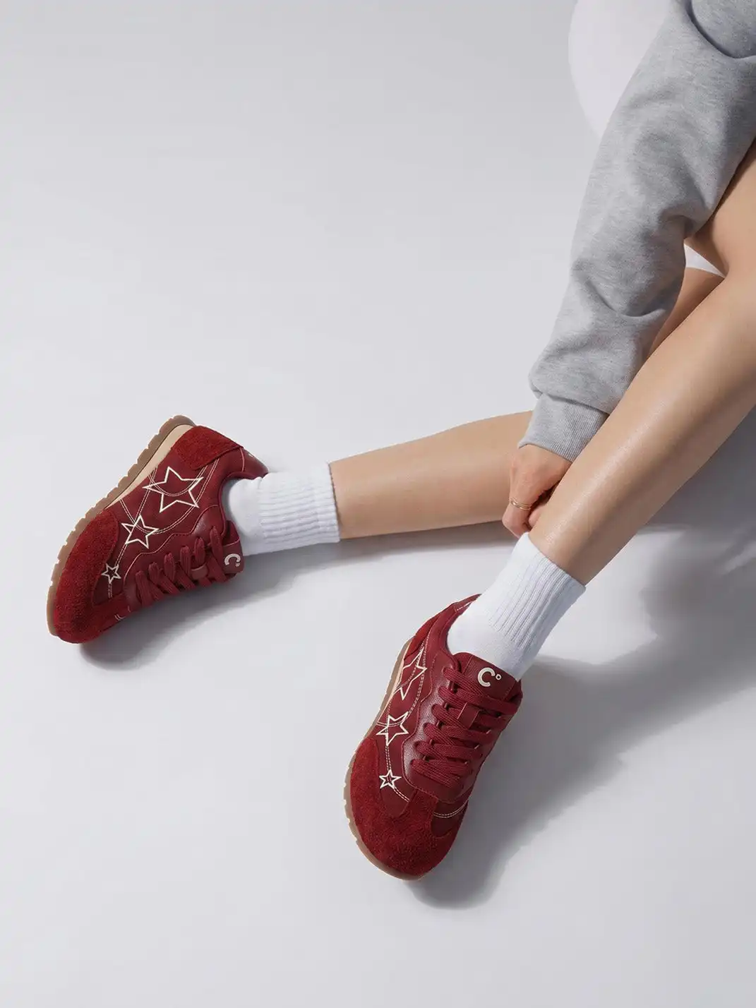 C.BANNER | Red Star Embroidered Low-Top Sneakers