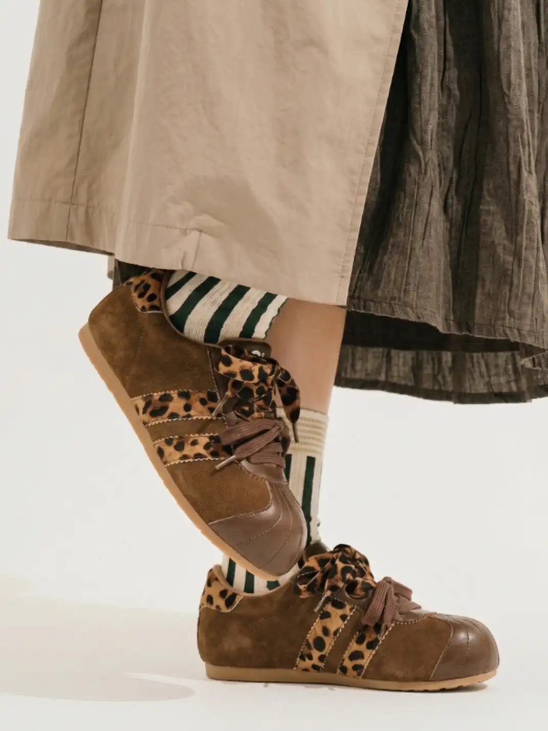 C.BANNER | Brown Leopard Panel Low-Top Sneakers