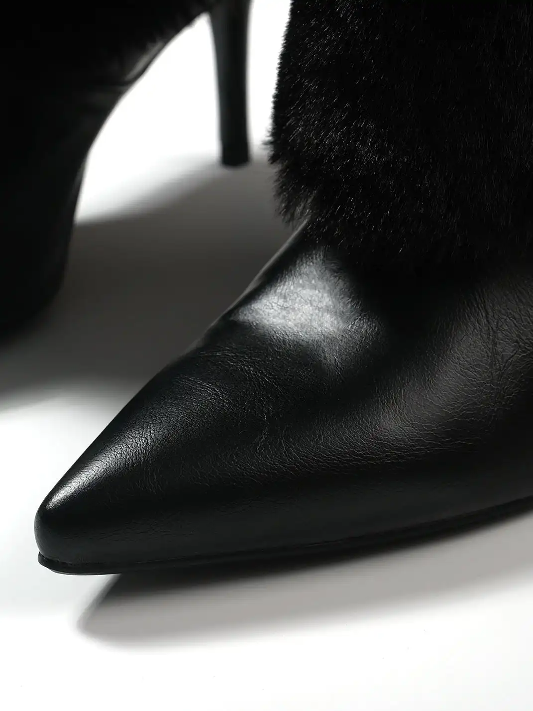UnicornBlood | Leather Buckle Suede Pointed-toe Boots