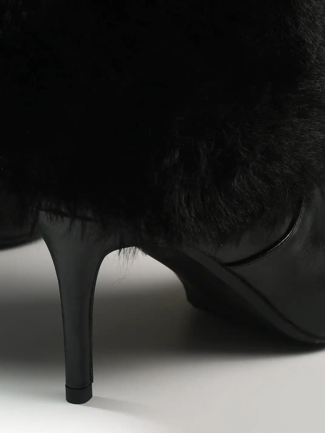 UnicornBlood | Leather Buckle Suede Pointed-toe Boots