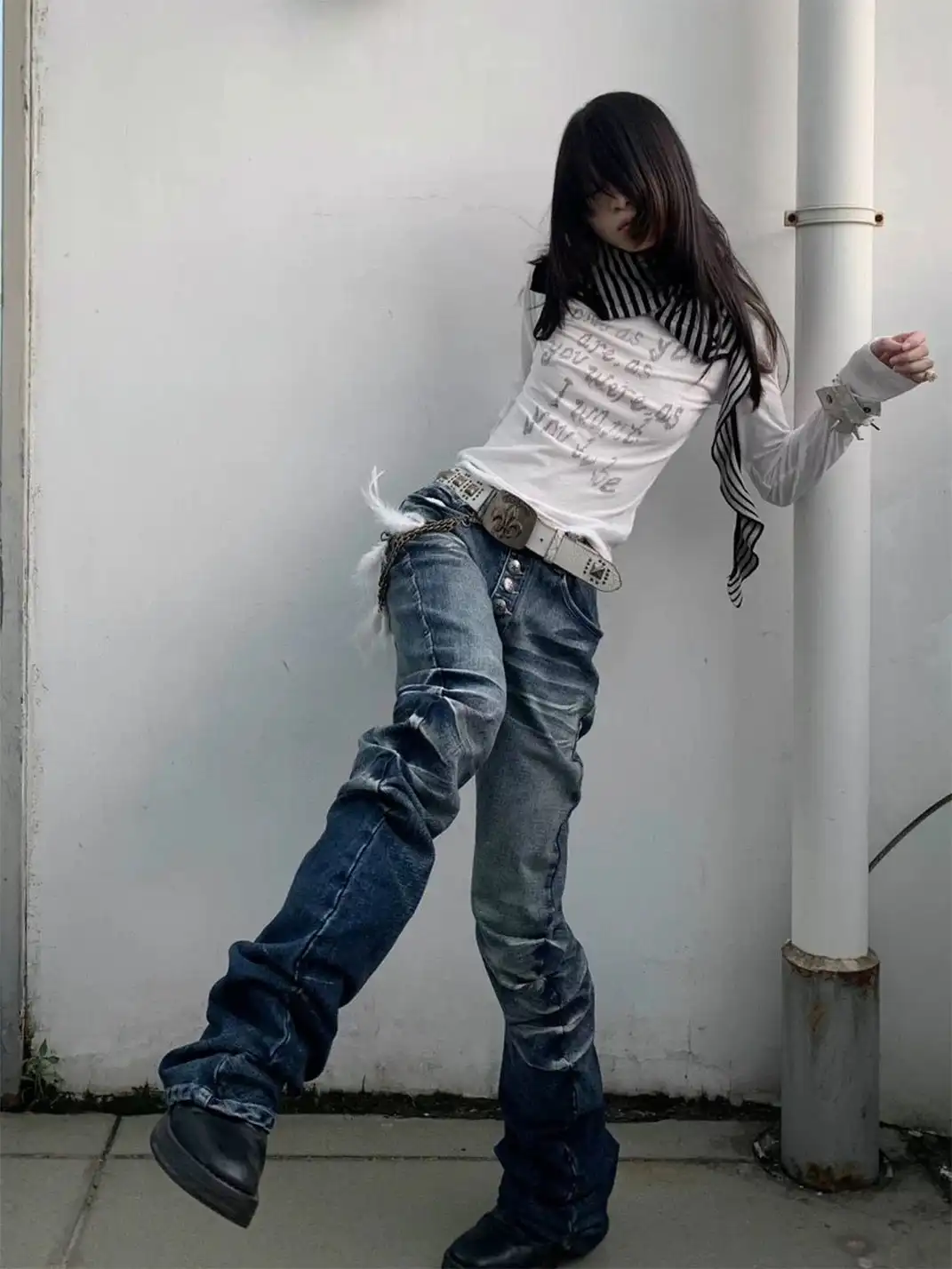 noEmosen | Cracked 3D Curved Blade Misty Jeans