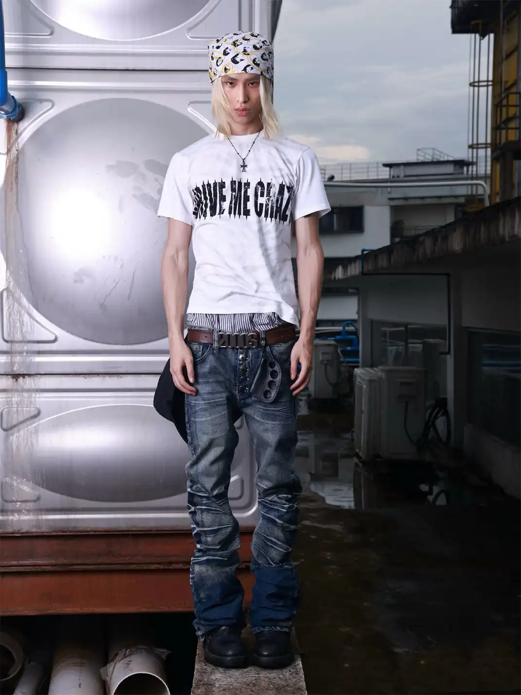 noEmosen | Cracked 3D Curved Blade Misty Jeans