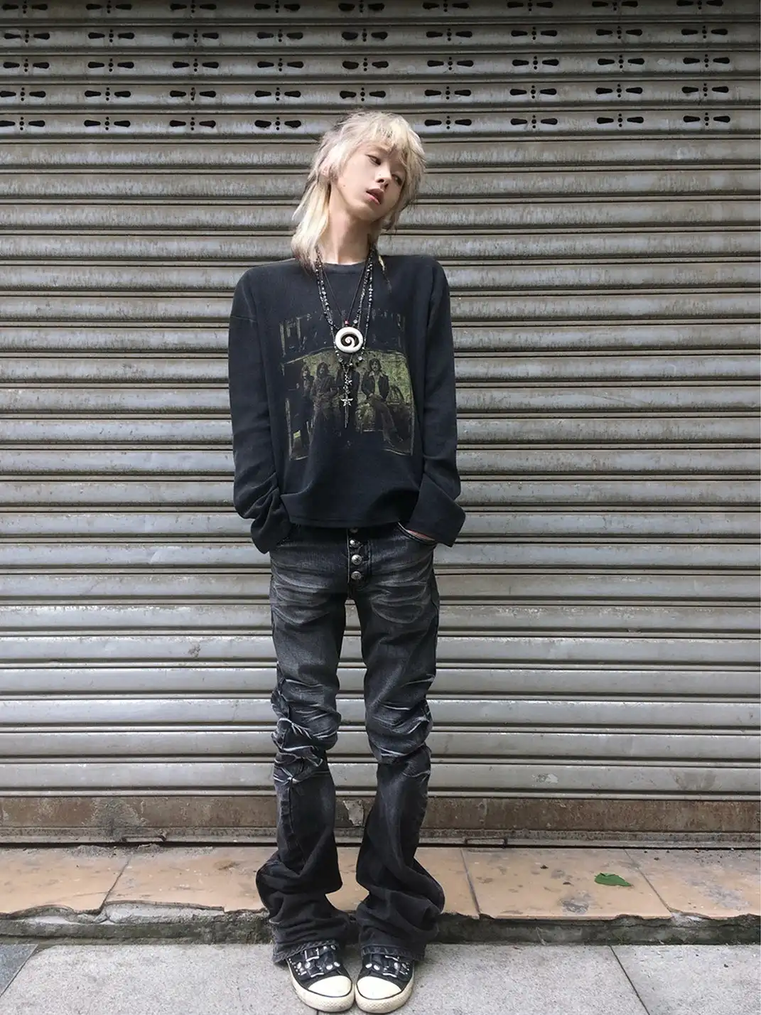 noEmosen | Cracked 3D Curved Blade Misty Jeans