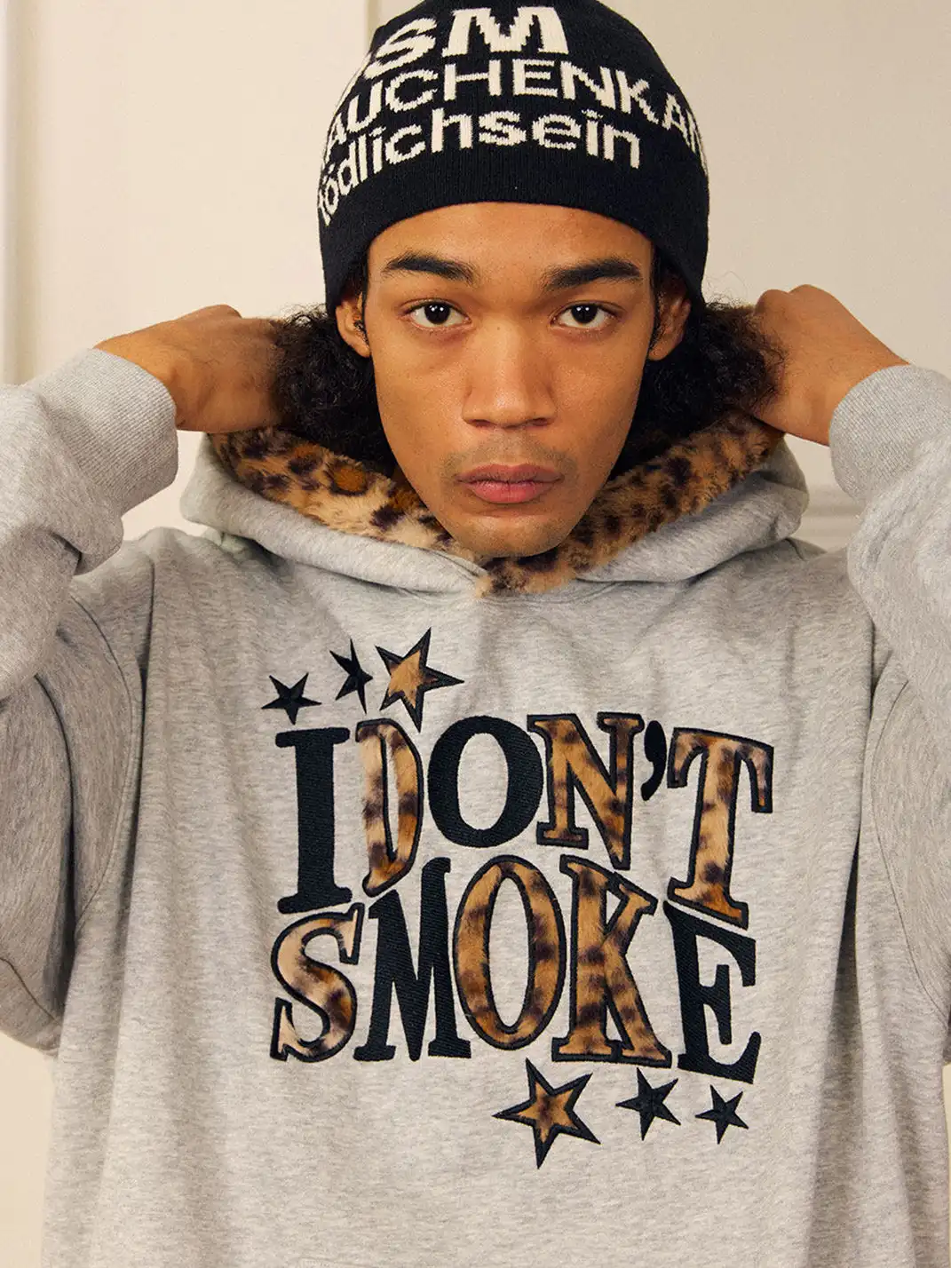 DONSMOKE | Leopard Print Star Appliqué Sweatshirt