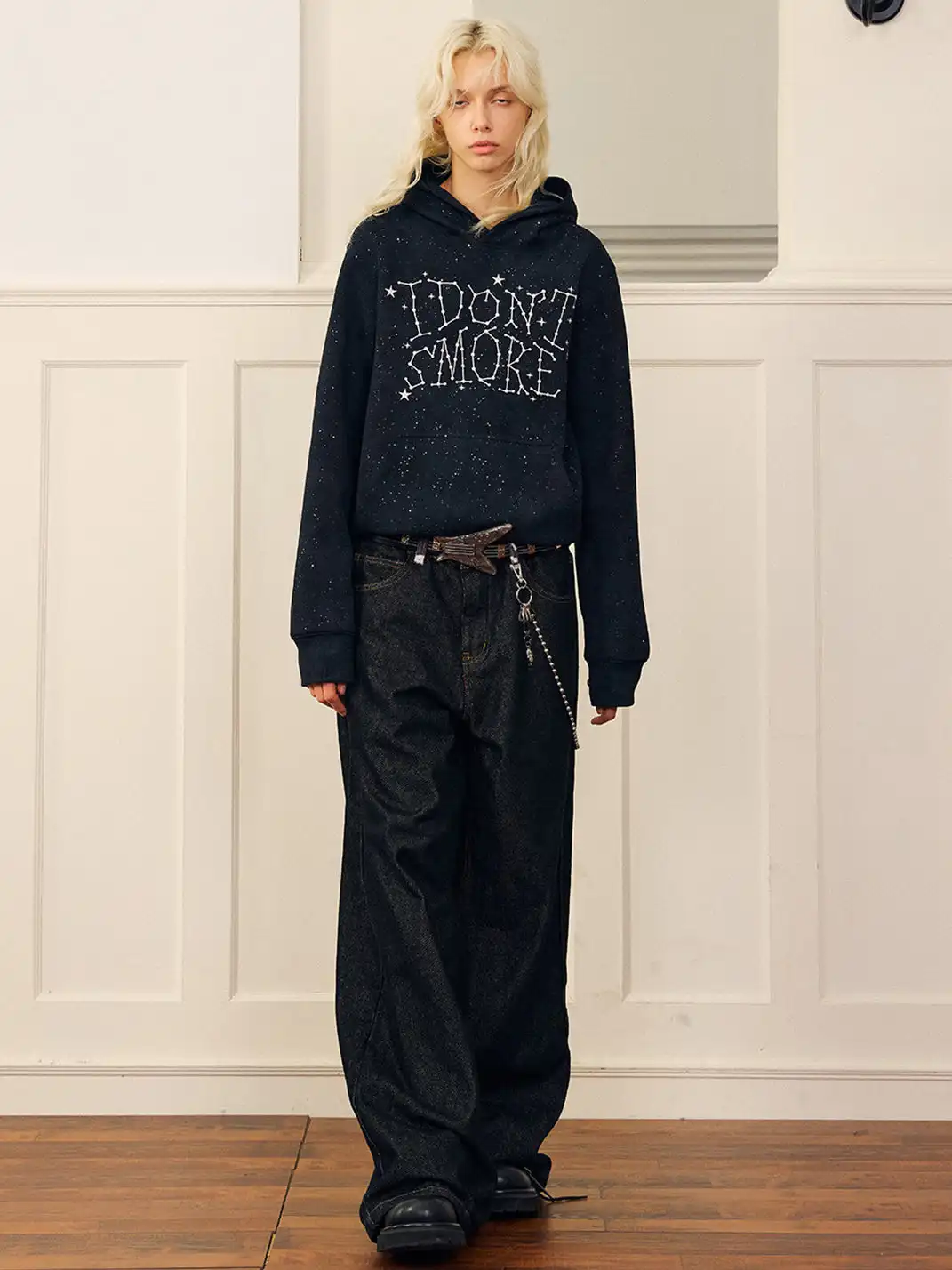 DONSMOKE | Star-Shaped Drop-Shoulder Sweatshirt
