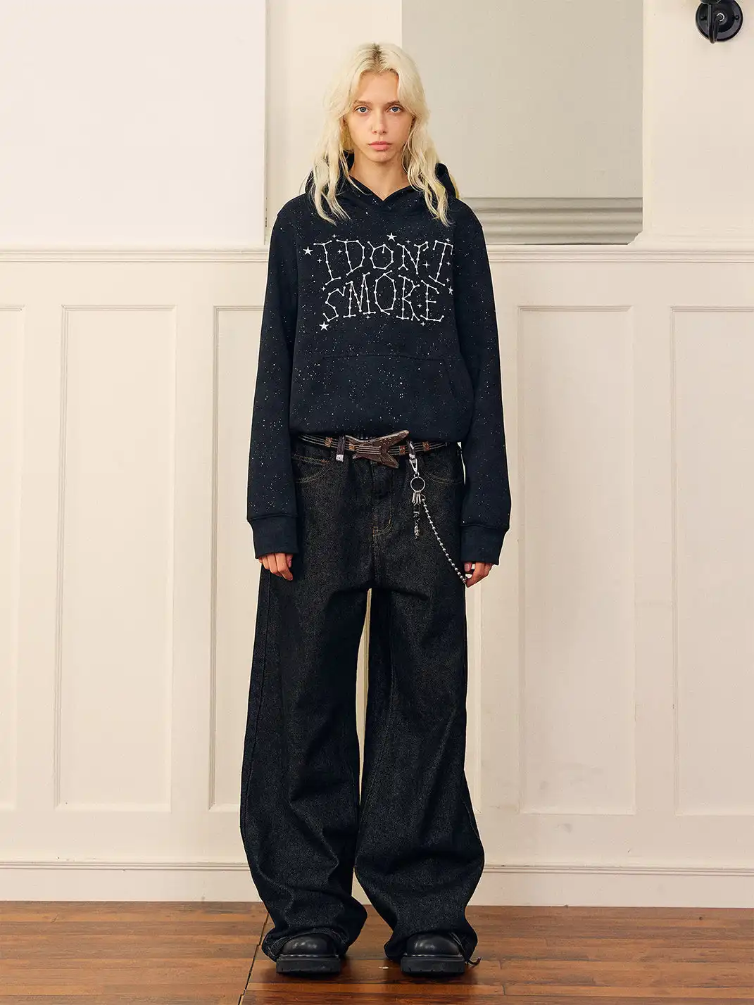 DONSMOKE | Star-Shaped Drop-Shoulder Sweatshirt