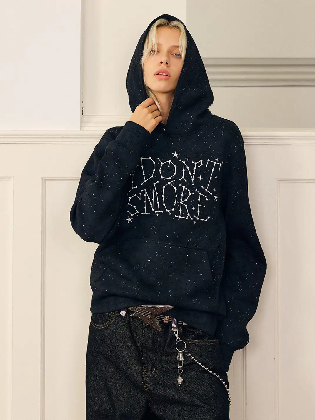 DONSMOKE | Star-Shaped Drop-Shoulder Sweatshirt