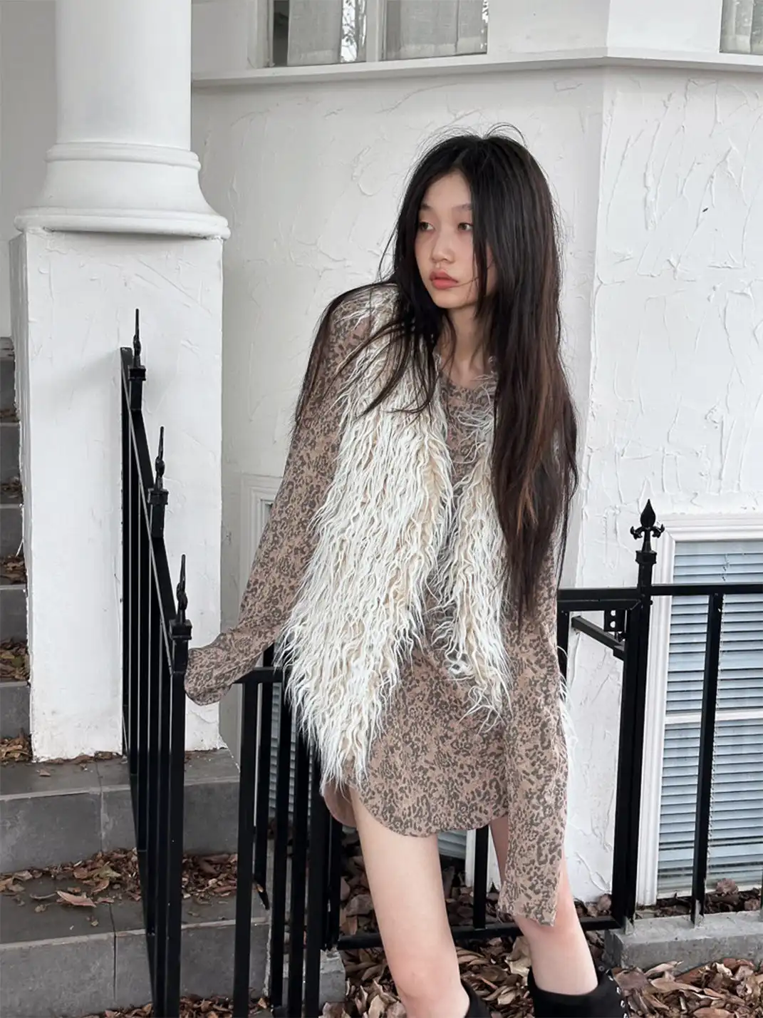 FULLTIDE | Gradient Irregular Fur Vest