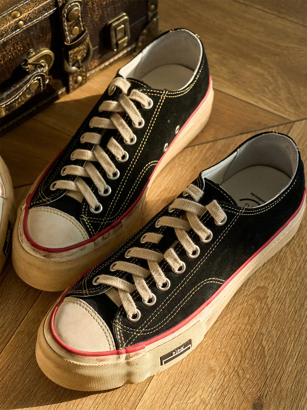 PIPG | Retro Distressed Canvas Shoes