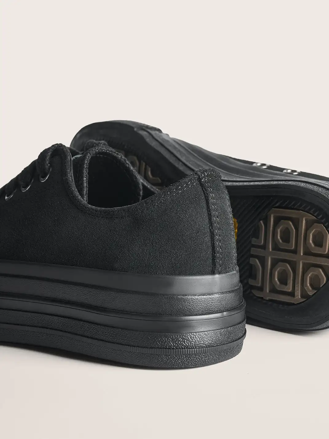 PIPG | Retro Canvas Shoes With Suede