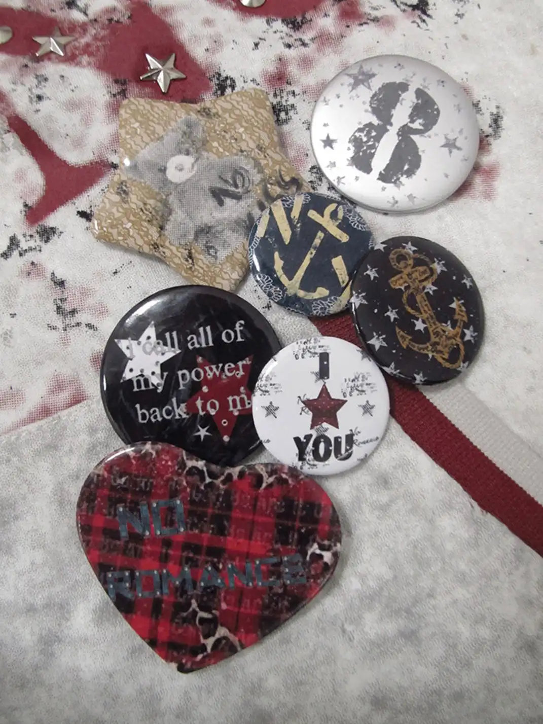 NO ROMANCE | Distressed Design Badge Metal Brooch