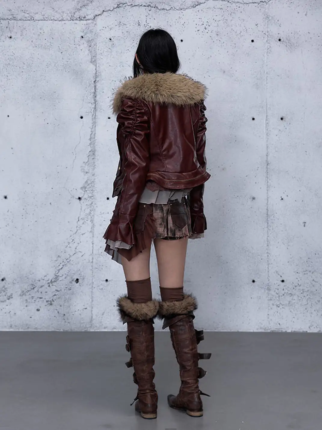 NO ROMANCE | Detachable Fur Collar Fitted Leather Coat