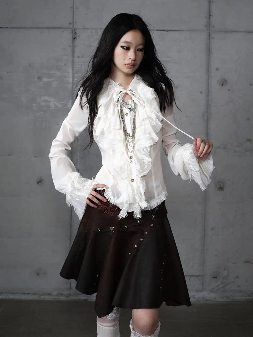 NO ROMANCE | Retro Court-Style Ruffled Lace Shirt