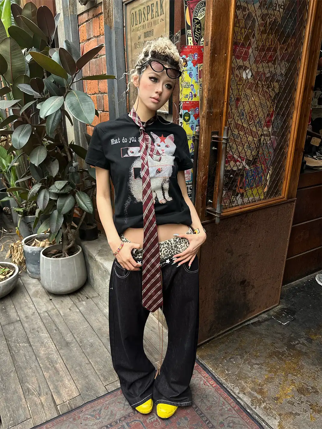 DETW | Leopard Print Double-Waisted Curved Jeans