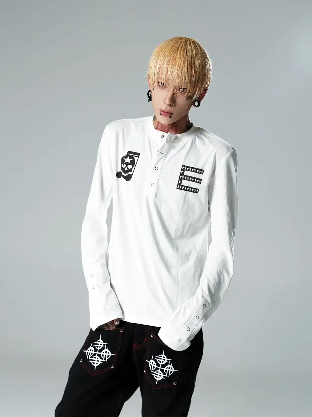 DETW | Skull Henry Collar Curved Scimitar Long Sleeve Top